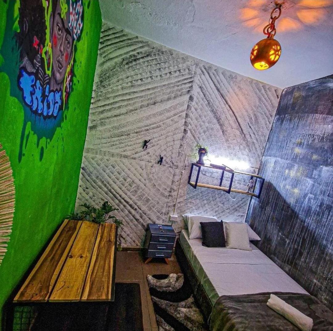 Urban Hostal Bar Bucaramanga Szoba fotó